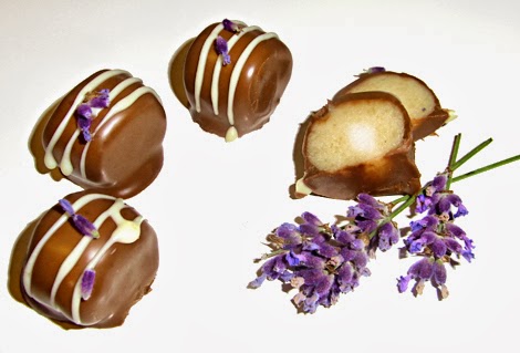 Lavendel-Marzipan-Pralinen