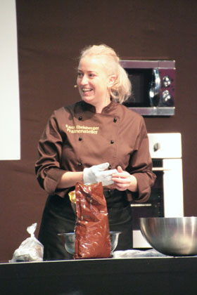 Pastry-Show: Karin in Aktion