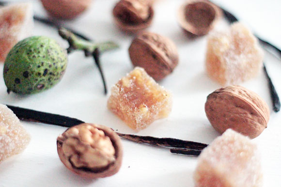 Sunny walnut in a difference - Walnussöl-Gelee mit Vanille und kandierten Walnuss-Stückchen